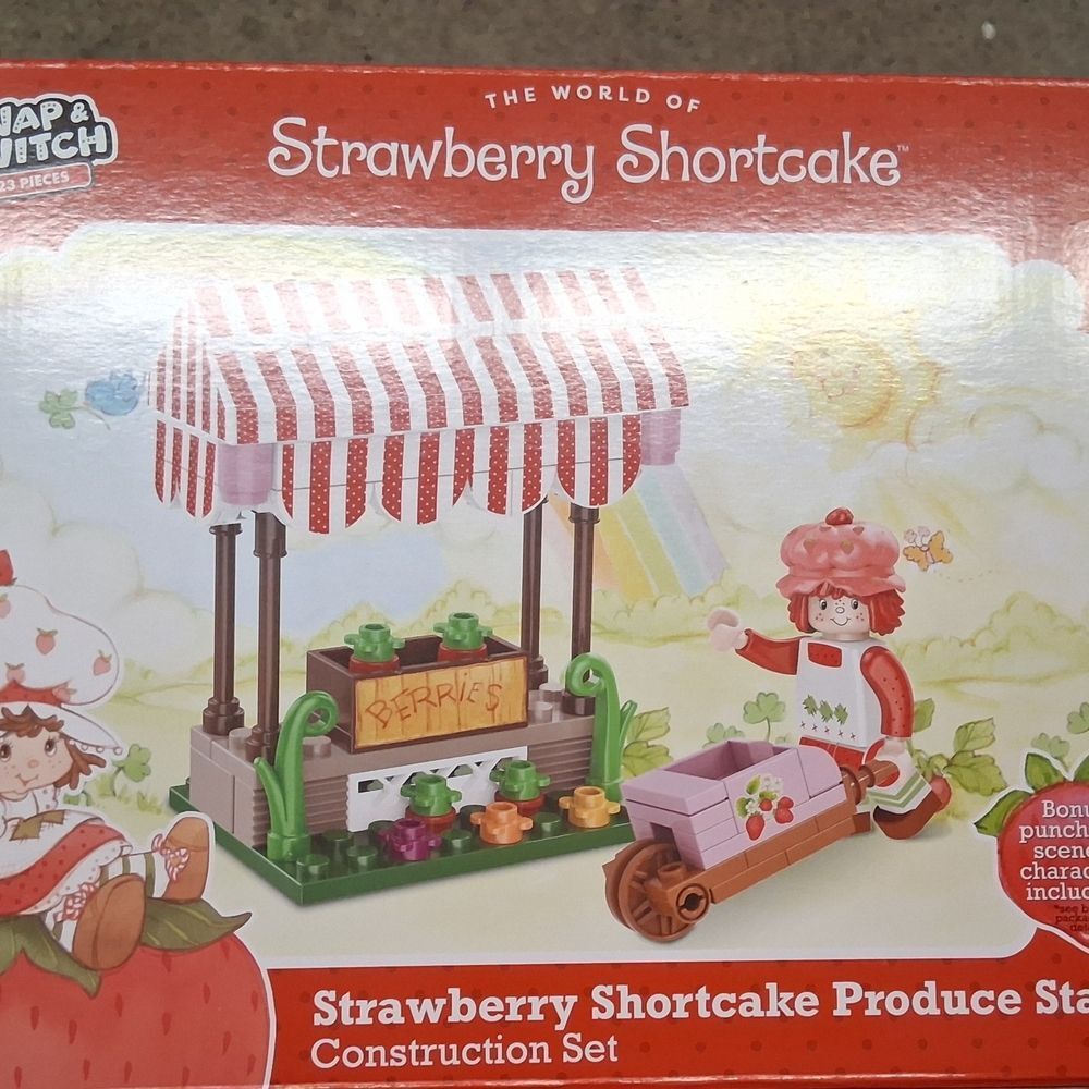 New Strawberry Shortcake Produce Stand Construction Set